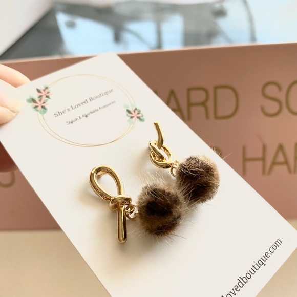 NWT Animal Print Furry Balls Stud Earrings - Picture 4 of 6